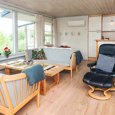 6 Person In Glesborg Holiday home